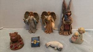 lot 1525 image: Angel Figurine Collection and Animal figurines