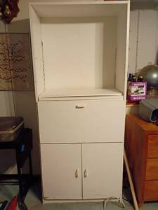 lot 1600 image: Book Shelf with Adjustable Shelves and Bottom Storage.  70 x 31 x 16