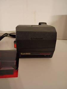 lot 1665 image: Polaroid Camera