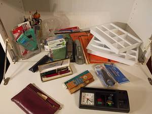 lot 1671 image: Office Supplies
