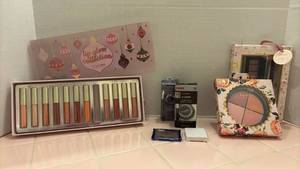 lot 1704 image: New Make up