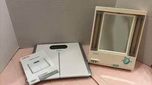 lot 1707 image: Makeup Mirror and Digital Scales