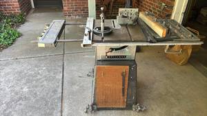 lot 2000 image: Craftsman 10-inch Table Saw with Stand and Accessories