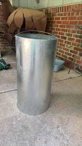 lot 2004 image: Large Galvanized Metal Bucket with Handle