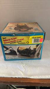 lot 2115 image: Simer Mini-Vac Household Pump Model M40P with Pud-L-Scoop