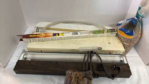 lot 2214 image: The Aquarium Lights with extra bulbs and Tank Rocks