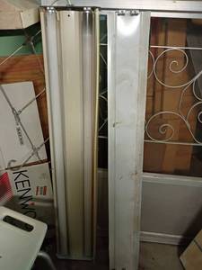 lot 2314 image: 2 4ft. Shop Lights