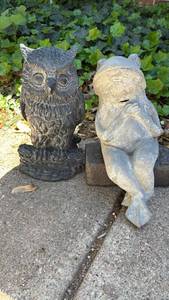 lot 3003 image: Stone Garden Statues Set - Owl and Sitting Figure