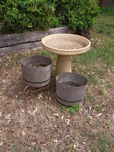 lot 3101 image: Birdbath with 2 Flower Pots one with Stand.  Birdbath is 20 x 18