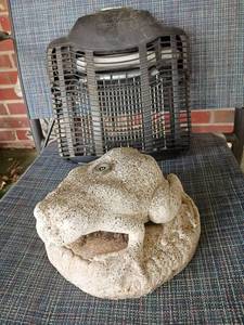 lot 3110 image: Stinger Bug Zapper with Concrete Frog Sprinkler