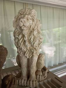 lot 3113 image: Lion Yard Decor.   Approximately 15in. tall