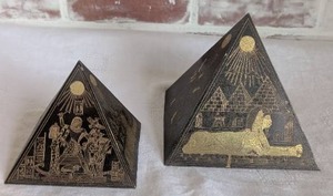 lot 3007 image: Egyptian Pyramid Decorative Figurines with Hieroglyphic Engravings -2 ct