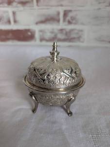 lot 3014 image: Silver Plated Covered Bowl with Ornate Floral Design