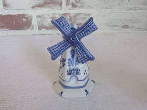 lot 4020 image: Delft Blue and White Ceramic Windmill Saltshaker&nbsp