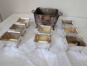 lot 5024 image: Silver Plated Dessert Bowl Set with 8 Cups&nbsp