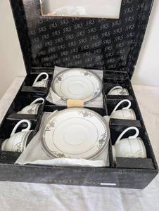 lot 5027 image: Fine Bone China Tea Cup and Saucer Set with Gold Trim