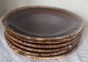 lot 5050 image: Hull Pottery Brown Drip Glaze Dinner Plates Set - 6 ct