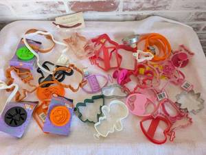 lot 5067 image: Cookie Cutter Mixed Set Collection&nbsp