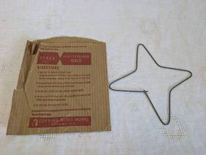 lot 5069 image: Pyrex Heat Spreader Grid by Corning Glass Works