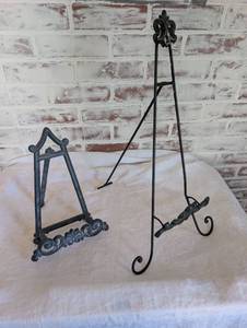 lot 6032 image: Decorative Metal Easel Set with Ornate Scrollwork - 2 ct