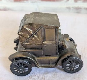 lot 6519 image: 1900 Model T Ford Die Cast Metal Car Bank