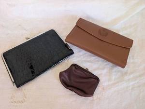lot 7003 image: MUNDI Brown Leather Wallet with Embossed Logo  Coin Purse