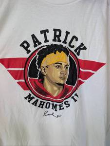 lot 7026 image: Patrick Mahomes II White T-Shirt - Size Large