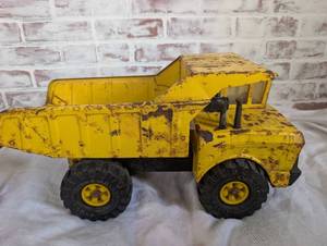 lot 8001 image: Tonka Yellow Metal Dump Truck&nbsp
