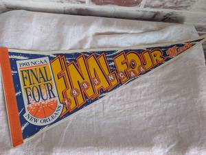 lot 8504 image: 1993 NCAA Final Four New Orleans Basketball Pennant