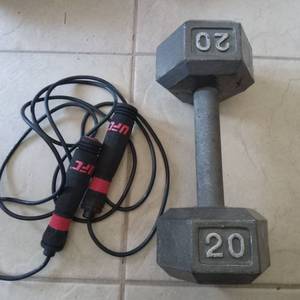 lot 8512 image: 20 lb Hex Dumbbell with Jump Rope Set