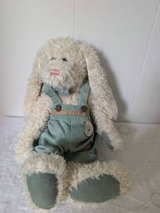 lot 9504 image: Boyds Bears Bearwear Plush Rabbit with Green Overalls