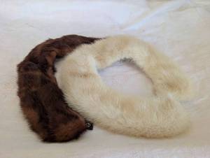 lot 9505 image: Mink Fur Collar Stole - 2ct