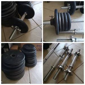 lot 8509 image: Adjustable Dumbbell Set with Chrome Handles and Weight Plates