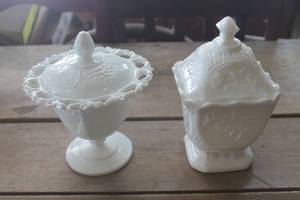 lot 4501 image: Vintage Milk Glass Candy Dishes