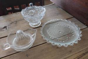 lot 4516 image: Vintage Glass Juicer and More