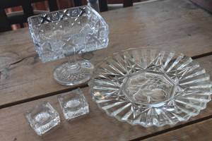 lot 4517 image: Vintage Salt Cellars and More