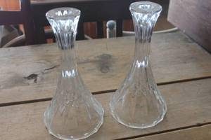 lot 4518 image: Beautiful Glass Candlestick Holders