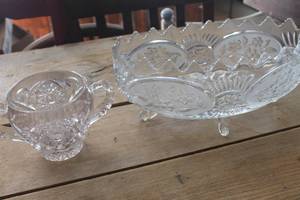lot 4520 image: Vintage Cut Glass Sugar Bowl and Large Bowl