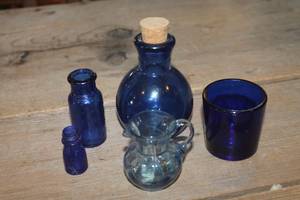 lot 4532 image: Vtg. Cobalt Blue Jar with Cork and More