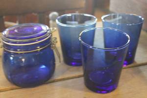 lot 4535 image: Cobalt Blue Glass Tumbler Glasses & Canister