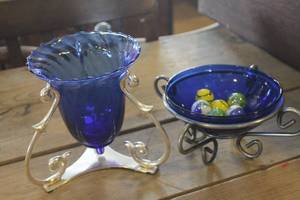 lot 4536 image: Cobalt Blue Dcor Glass Dishes wstands
