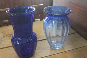 lot 4541 image: Vtg. Cobalt Blue Lg. Vase and More