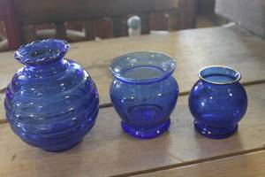 lot 4543 image: Vintage Cobalt Blue Vases