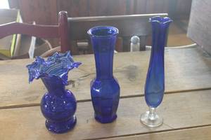 lot 4548 image: Vtg. Old Timer Hand Blown Ruffle Vase & More