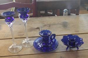 lot 4549 image: Vtg. Cobalt Blue Candle Stick Holders
