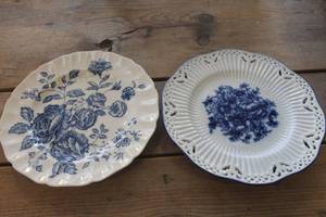 lot 4554 image: Vtg. Johnson Bros. England Dinner Plate & More