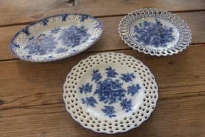 lot 4555 image: Basic Porcelana Dishes