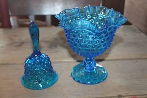 lot 4566 image: Vtg. Hobnail Bell & More