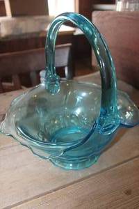 lot 4569 image: Vtg. Blue Glass Basket 11 wide