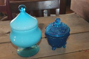 lot 4570 image: Vtg. Jeanette Glass Footed Candy Dish & More